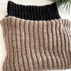 BEAUTIFUL INFINITY WINTER SCARFS